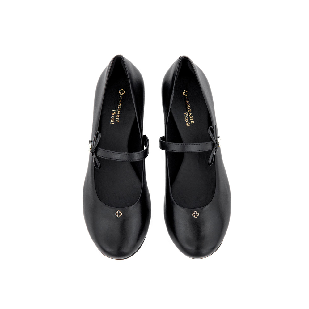 SAPATILHA INFANTIL DE COURO PRETA COM LA&Ccedil;O image number 4