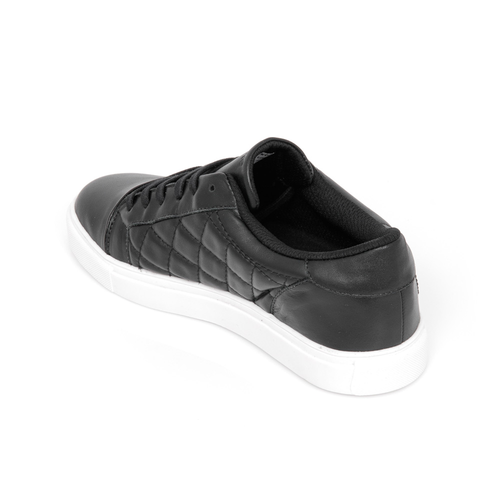 TÊNIS FEMININO PRETO DE COURO MATELASSÊ AMARRAÇÃO image number 2