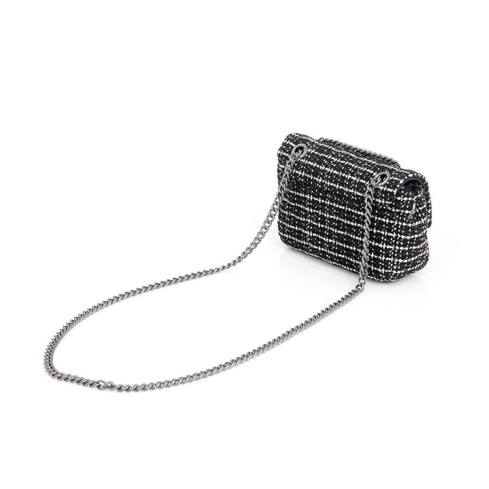 BOLSA PEQUENA TWEED PRETA E BRANCA ALÇA CORRENTE image number 1