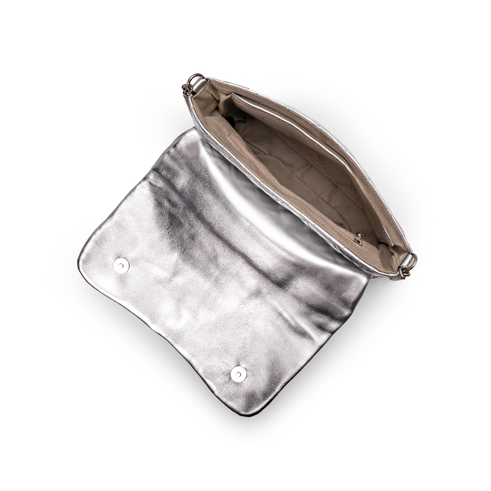 BOLSA PRATEADA METALIZADA DE COURO MATELASS&Ecirc; SHOULDER BAG image number 4