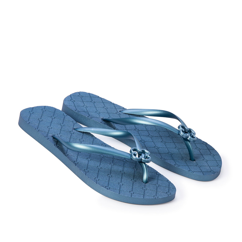 CHINELO DE DEDO AZUL PEROLADO MONOGRAMA image number 1