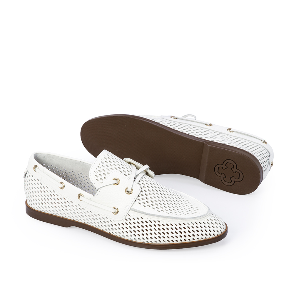 LOAFER MOCASSIM BRANCO DE COURO LA&Ccedil;O image number 3