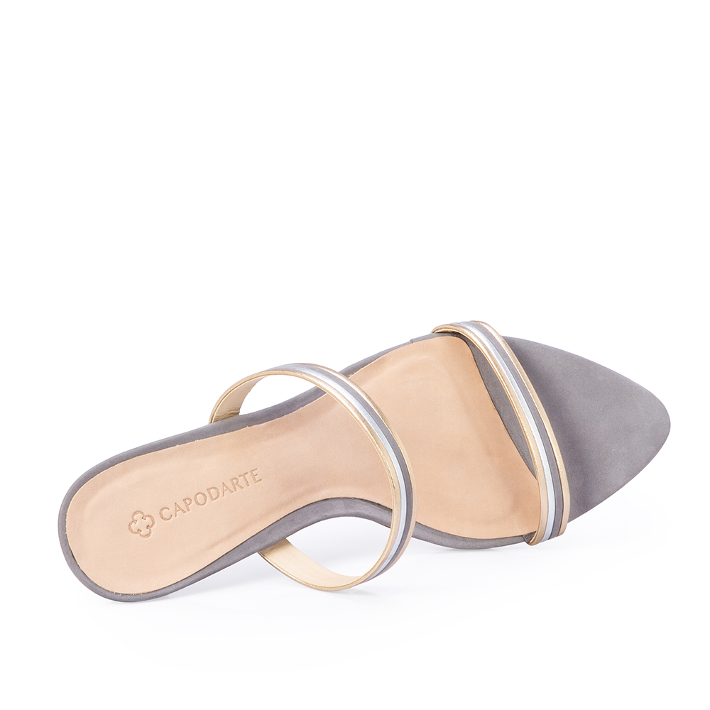 SANDÁLIA SALTO MÉDIO PRATEADA DE COURO image number 4