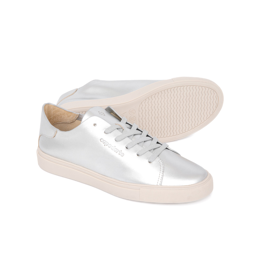 T&Ecirc;NIS FEMININO PRATA METALIZADO DE COURO AMARRA&Ccedil;&Atilde;O image number 3