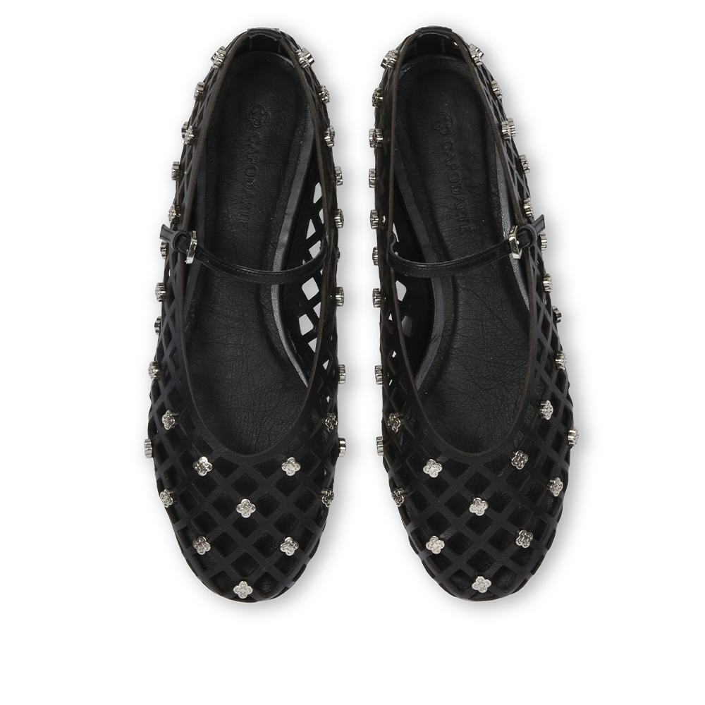 SAPATILHA PRETA COURO VAZADO TIRA FIVELA image number 4