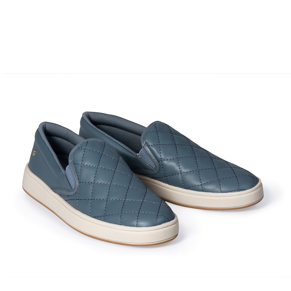 TÊNIS SLIP ON AZUL ÍNDIGO MATELASSÊ FEMININO image number 1