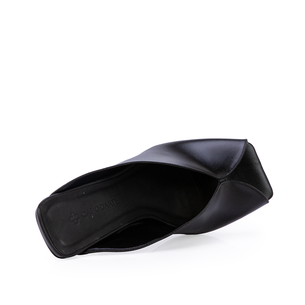 MULE SALTO M&Eacute;DIO COURO PRETA image number 4