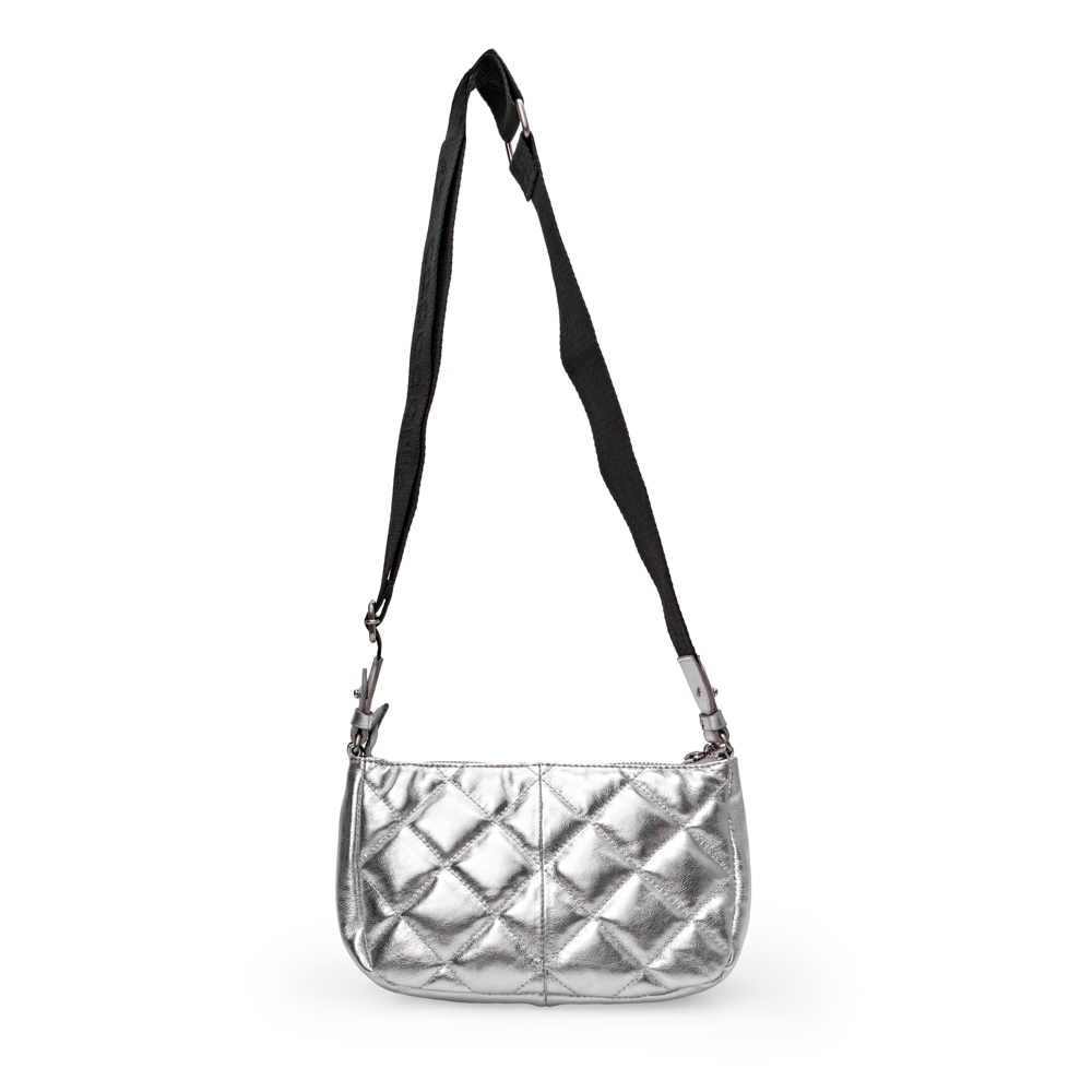 Wallet shoulder bag／silver BOLSA PRATEADA SHOULDER BAG DE COURO MATELASSÊ ALÇA GORGURÃO
