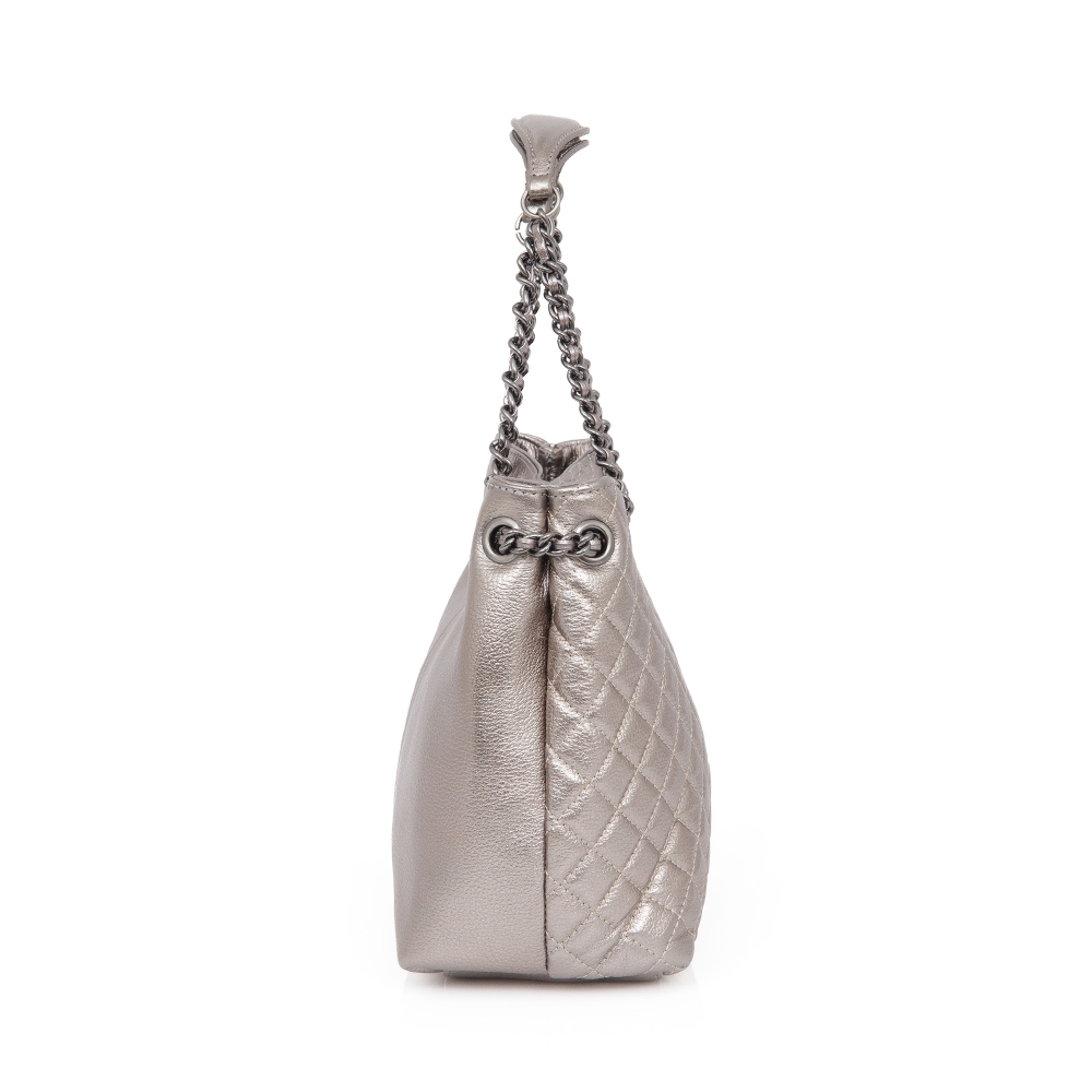 BOLSA MÉDIA CINZA PEWTER DE COURO MATELASSÊ CARINA image number 1