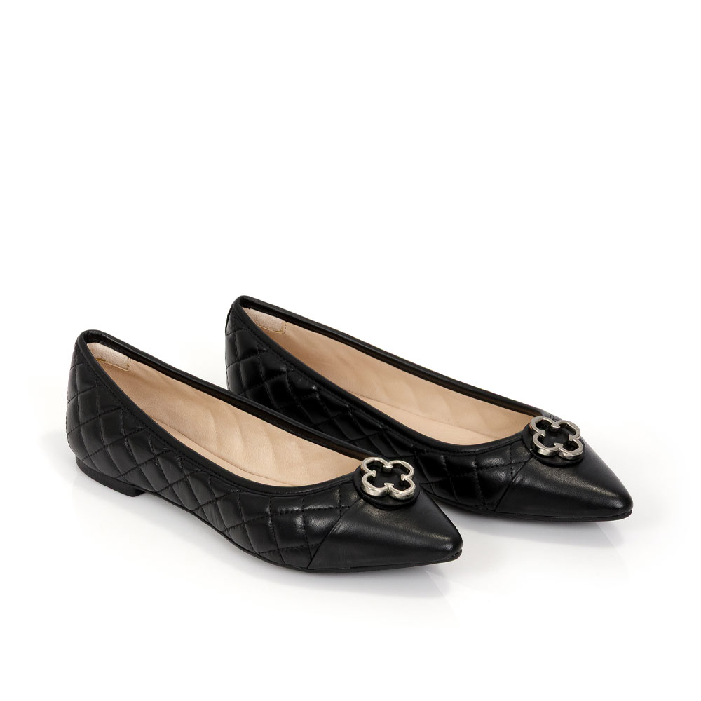 SAPATILHA BICO FINO PRETA DE COURO MATELASS&Ecirc; CATHERINE image number 1