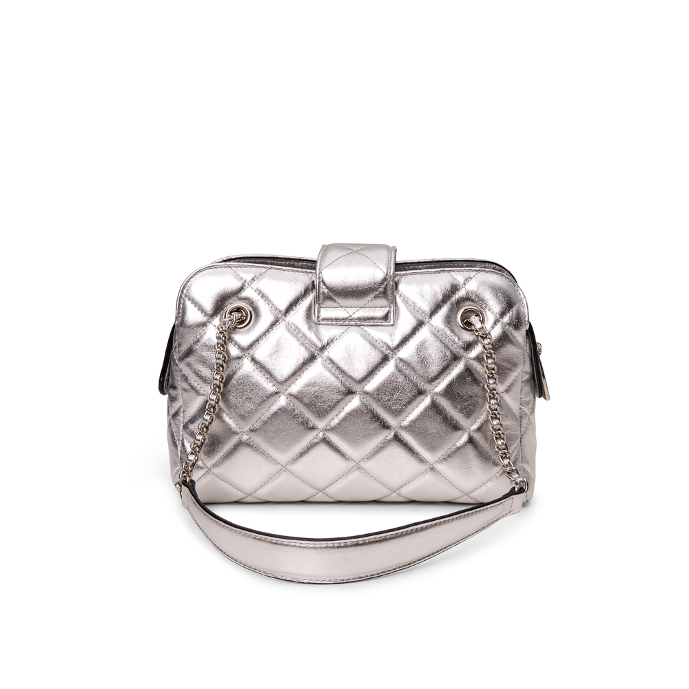 BOLSA M&Eacute;DIA PRATEADA DE COURO MATELASS&Ecirc; SHOULDER BAG image number 2