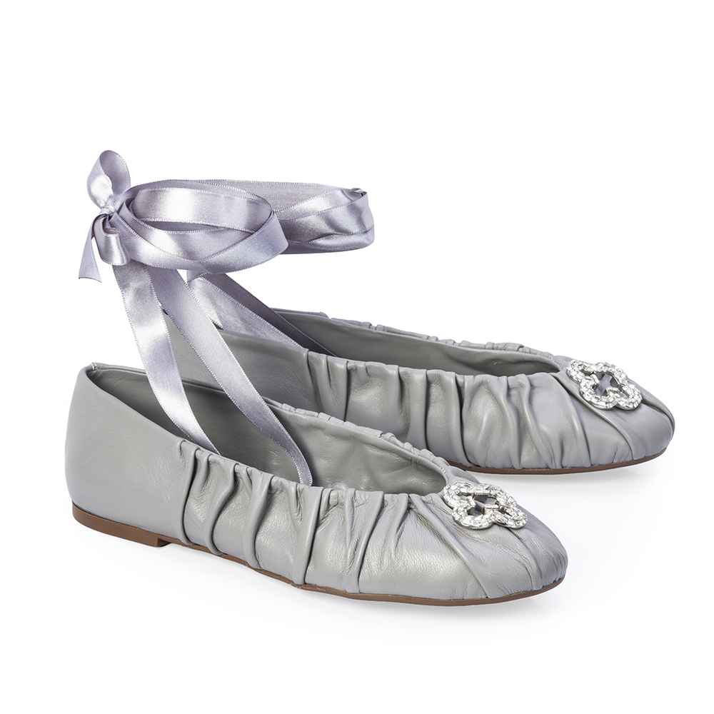 SAPATILHA COURO CINZA CARBONO FITA CETIM image number 1