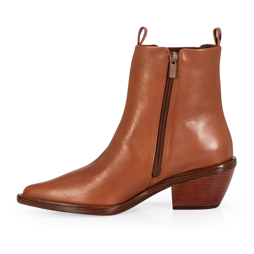 BOTA MARROM COURO CANO CURTO BICO FINO image number 2
