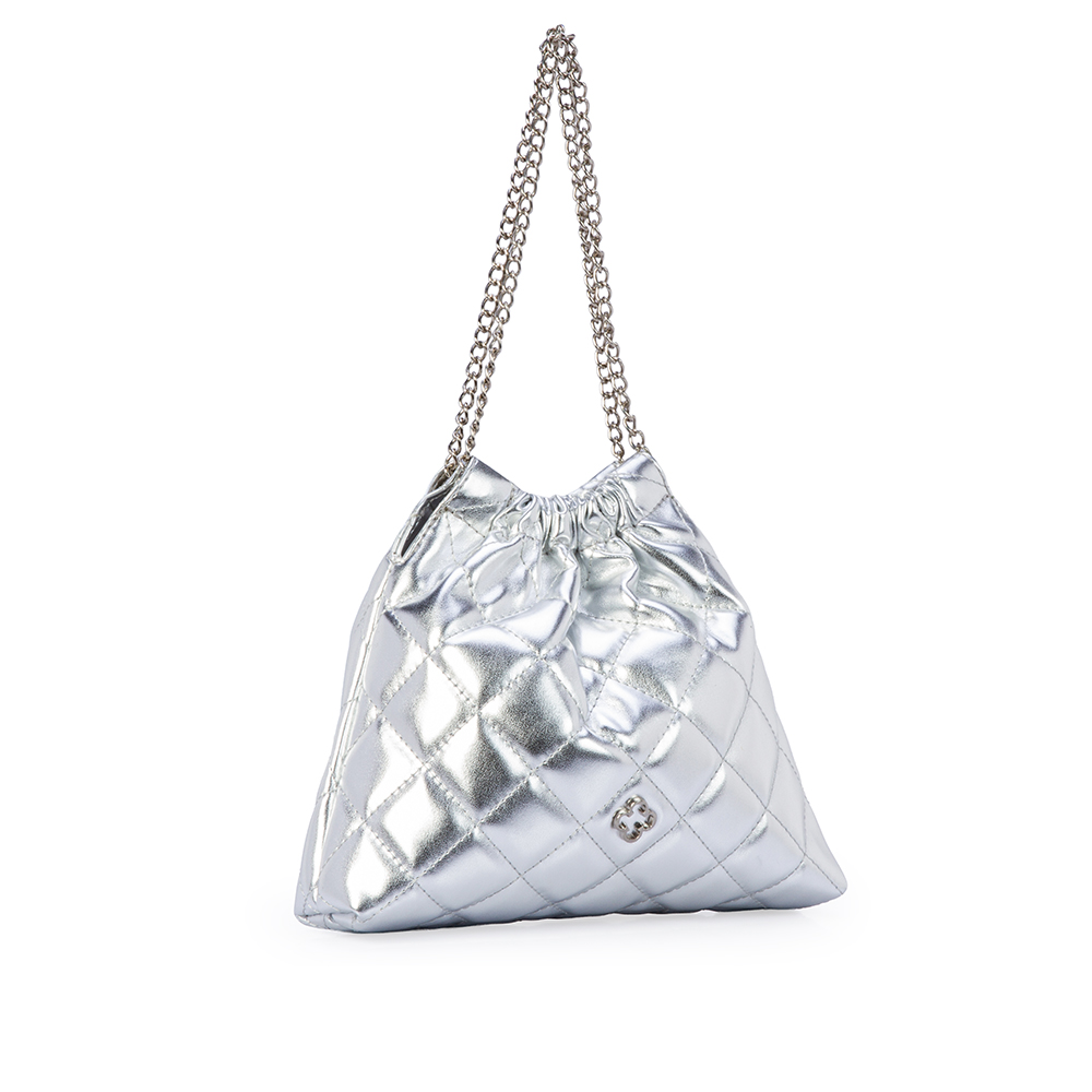 BOLSA INFANTIL PRATEADA MATELASS&Ecirc; HOBO image number 3