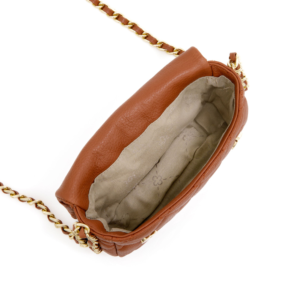 BOLSA PEQUENA TIRACOLO COURO MARROM MATELASSÊ ALÇA CORRENTE image number 4