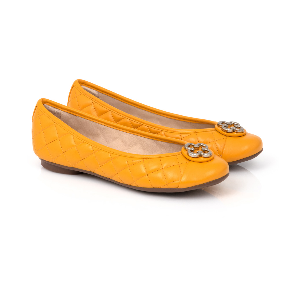 SAPATILHA CATHERINE VINTAGE DE COURO AMARELO DAMASCO MATELASS&Ecirc; image number 1