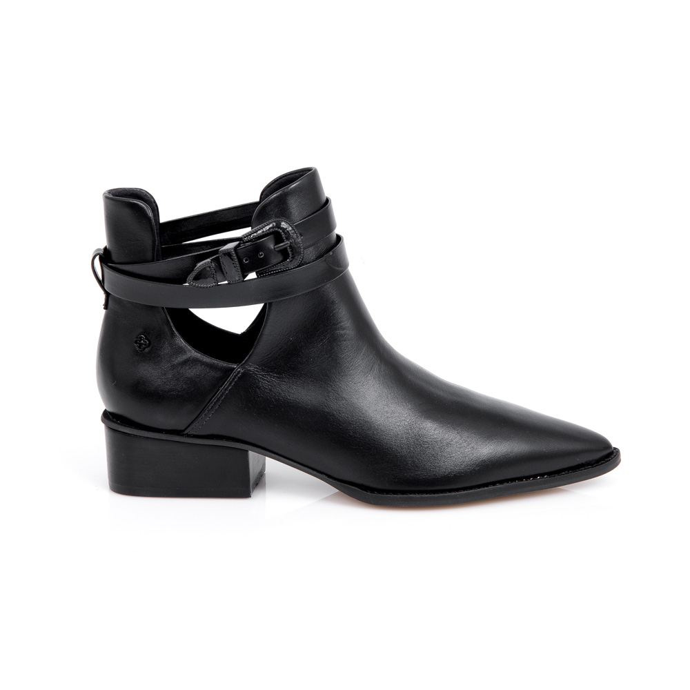 BOTA CANO CURTO PRETA DE COURO image number 0