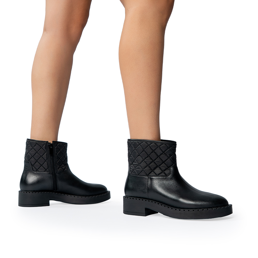 BOTA PRETA CANO BAIXO COURO E NYLON image number 1