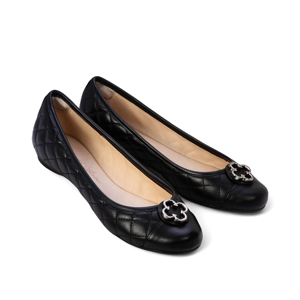 SAPATILHA CATHERINE COURO PRETA MATELASS&Ecirc; image number 1