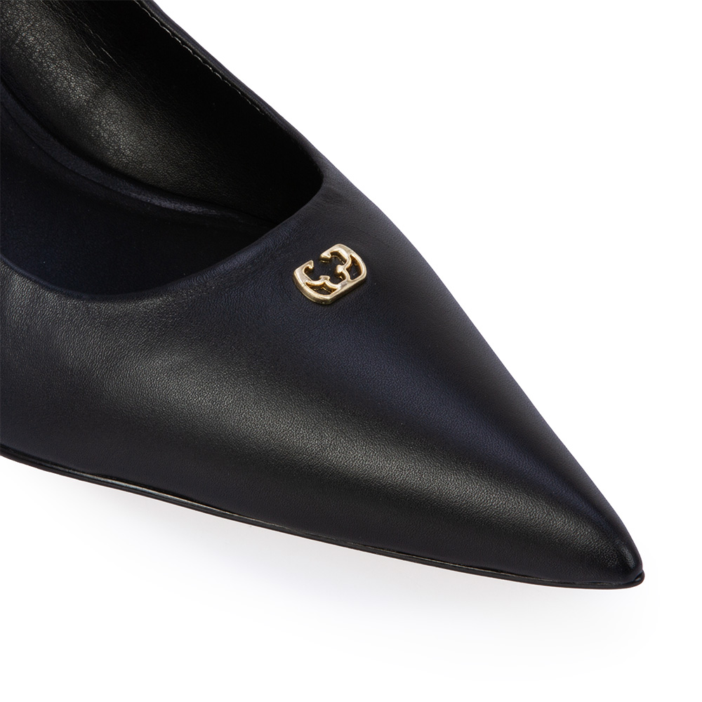 SCARPIN PRETO DE COURO EL&Aacute;STICO image number 4