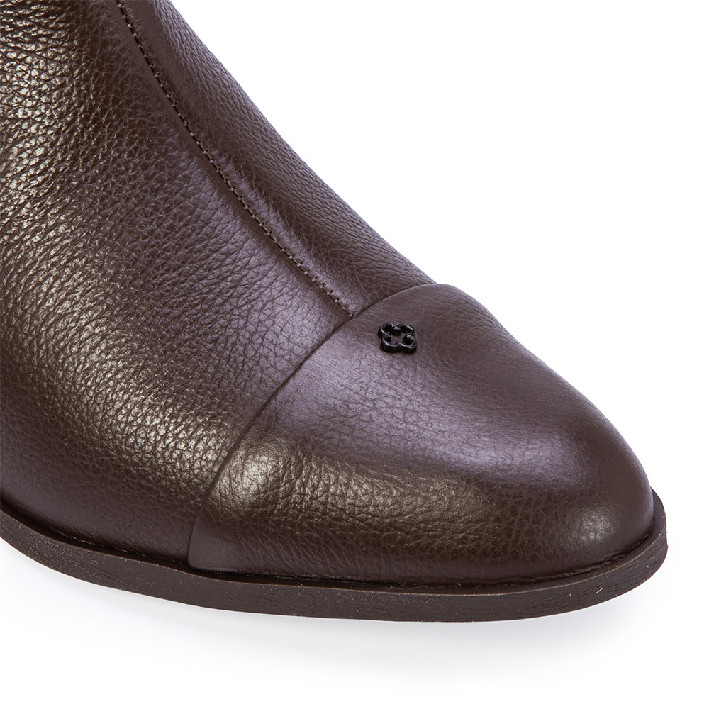 BOTA MARROM SALTO BAIXO COURO CANO CURTO image number 4