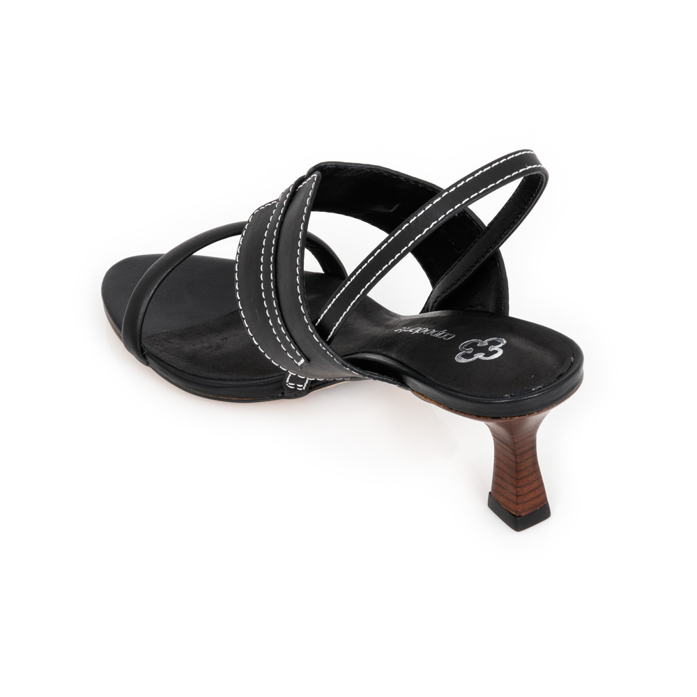 SAND&Aacute;LIA PRETA SALTO M&Eacute;DIO COURO FIVELAS image number 2