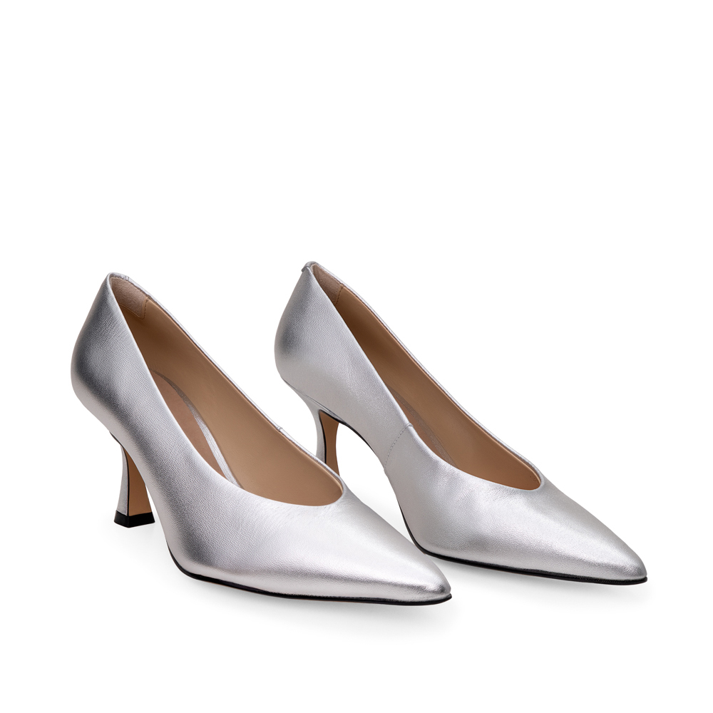 SCARPIN SALTO M&Eacute;DIO DE COURO PRATA METALIZADO image number 1