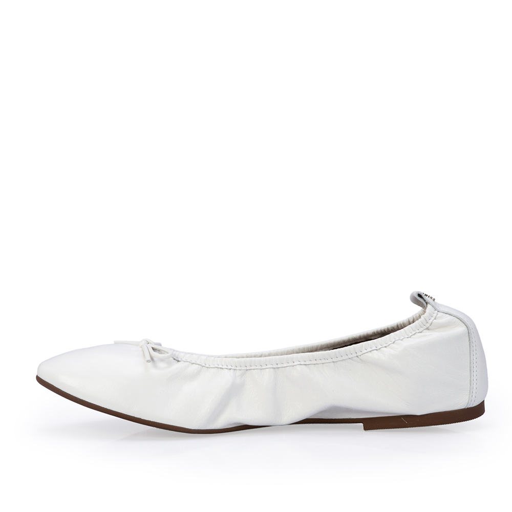 SAPATILHA BRANCA LA&Ccedil;O DE COURO image number 2