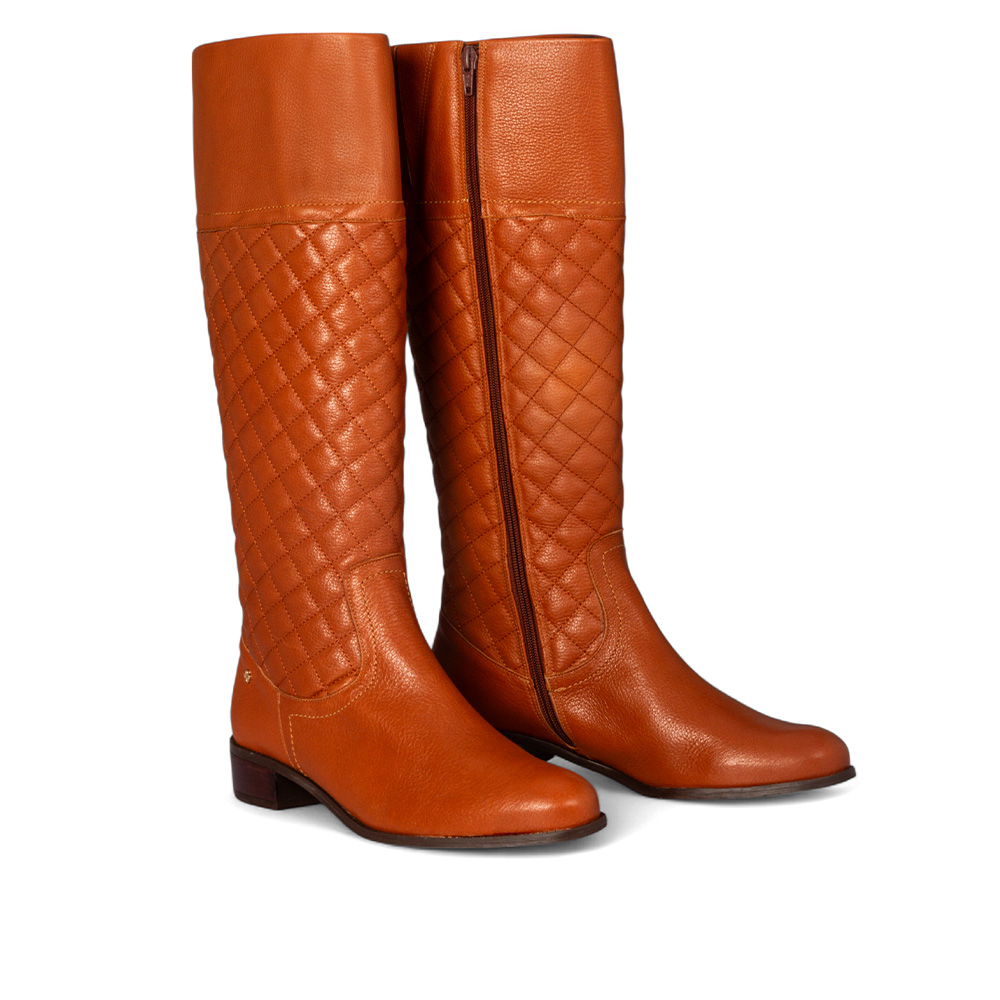 BOTA COURO CANO LONGO CARAMELO CAMEL MATELASS&Ecirc; image number 1