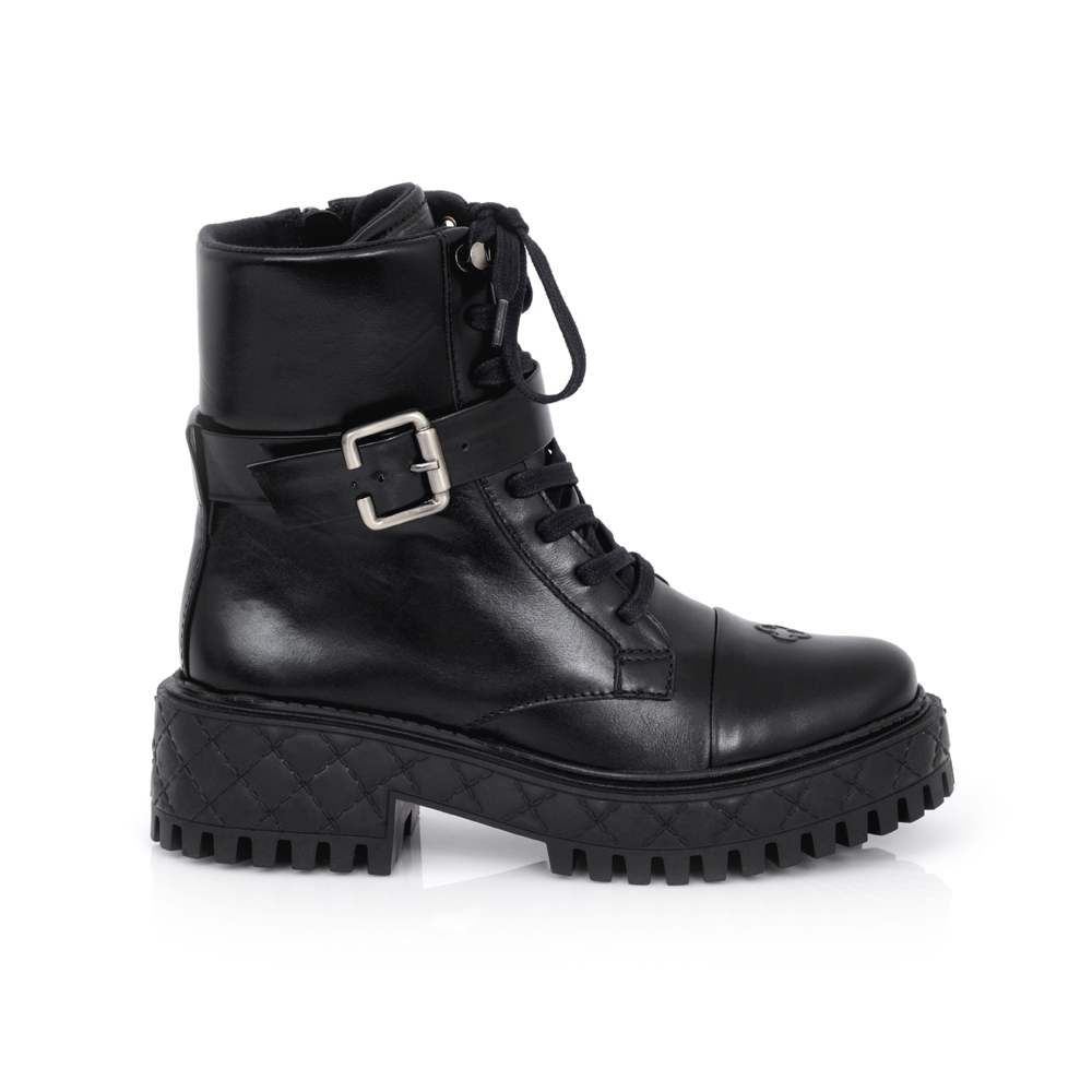 BOTA COTURNO PRETA DE COURO TRATORADA image number 0