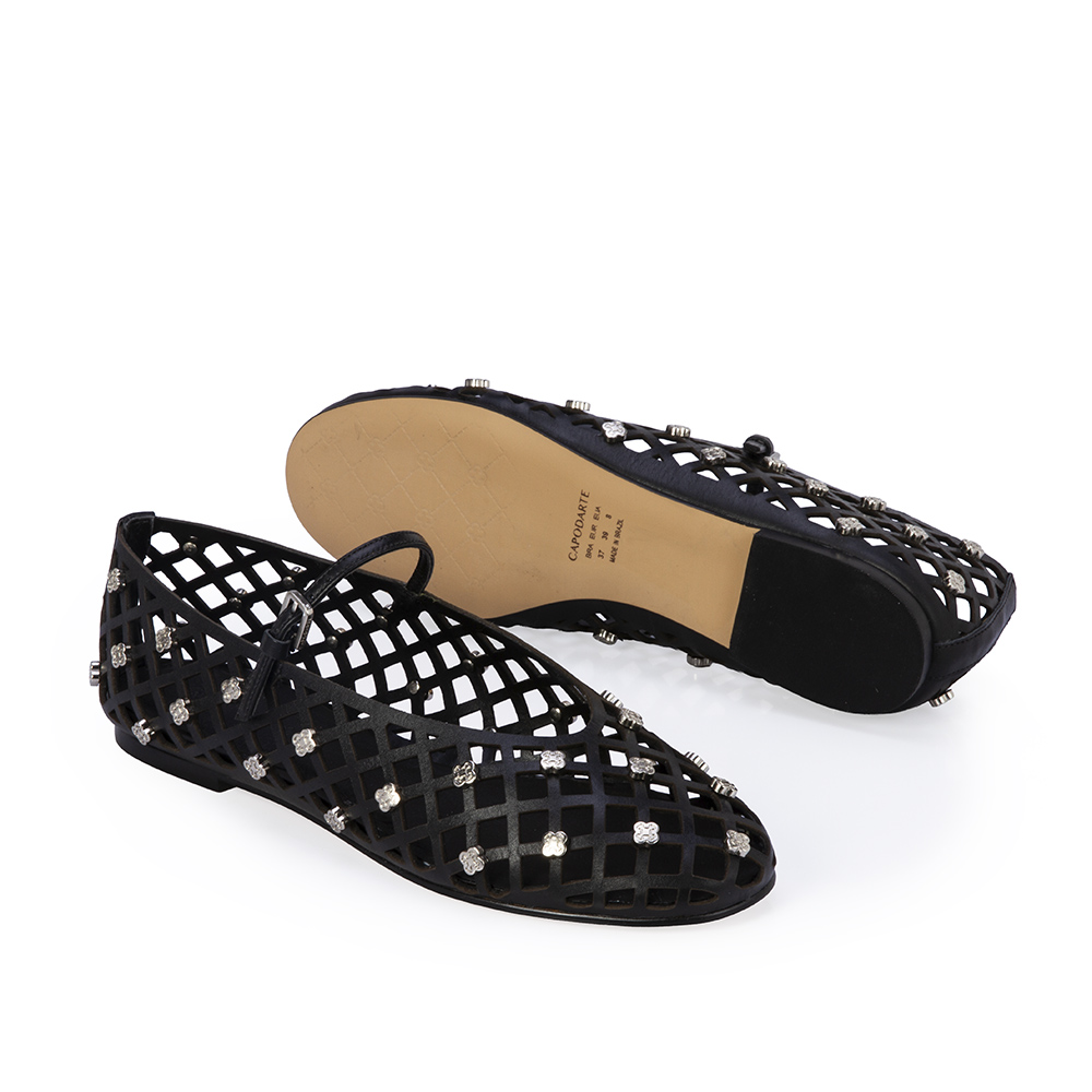 SAPATILHA PRETA COURO VAZADO TIRA FIVELA image number 3