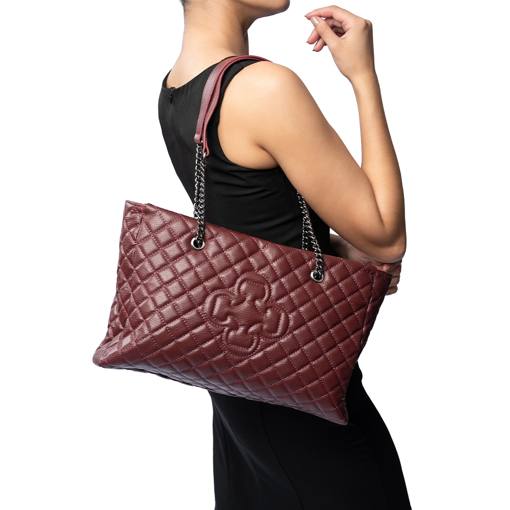 BOLSA M&Eacute;DIA BORGONHA COURO MATELASS&Ecirc; HOBO image number 1