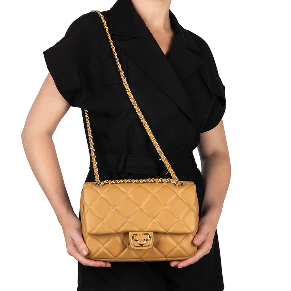 BOLSA BEGE SAVANA DE COURO MATELASS&Ecirc; SHOULDER BAG image number 1