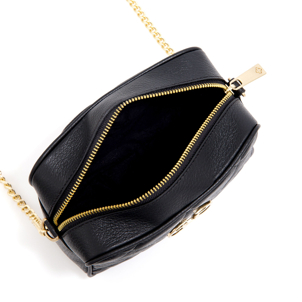 BOLSA SHOULDER BAG PRETA DE COURO AL&Ccedil;A CORRENTE DOURADA image number 4