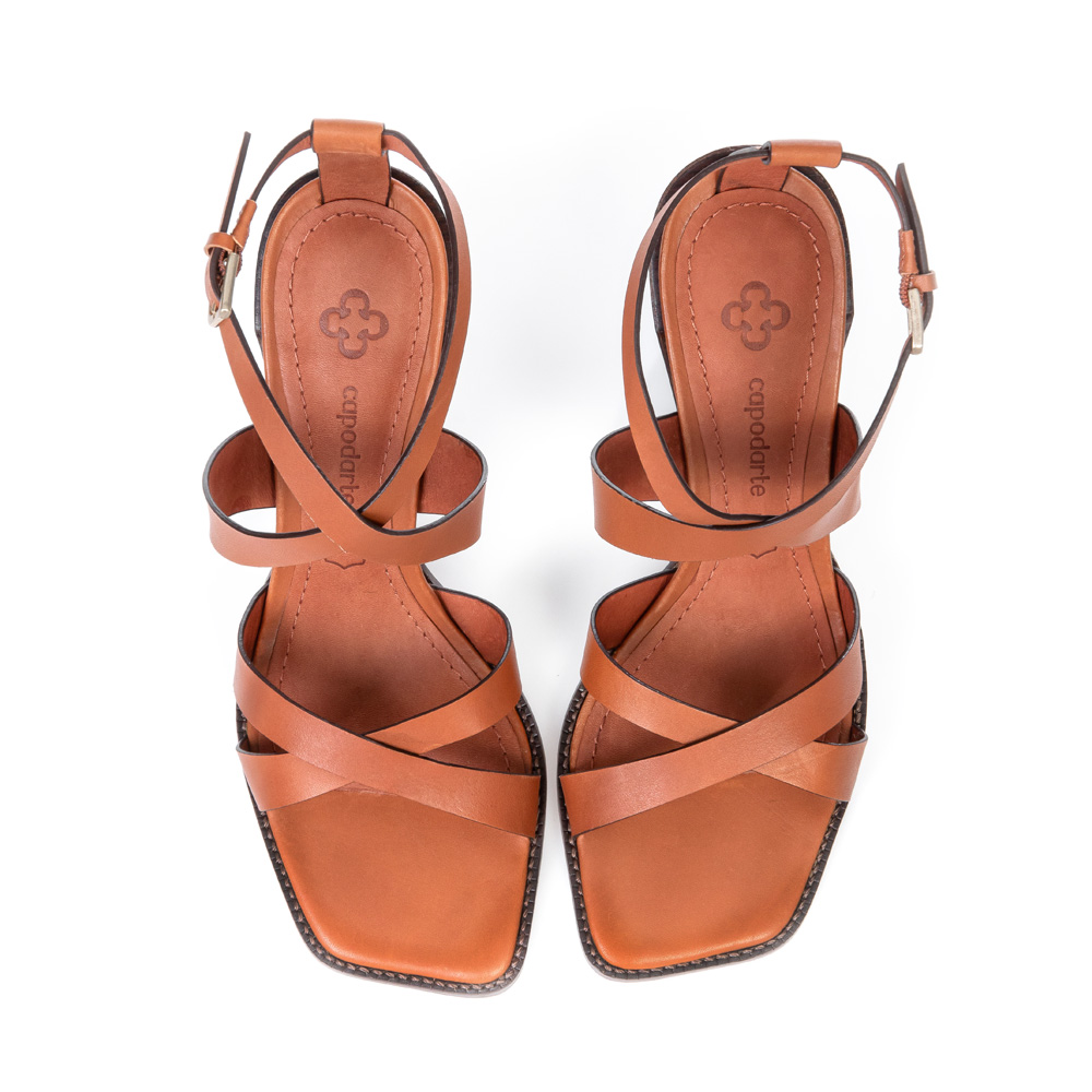 SANDÁLIA BICO QUADRADO DE COURO CARAMELO image number 4