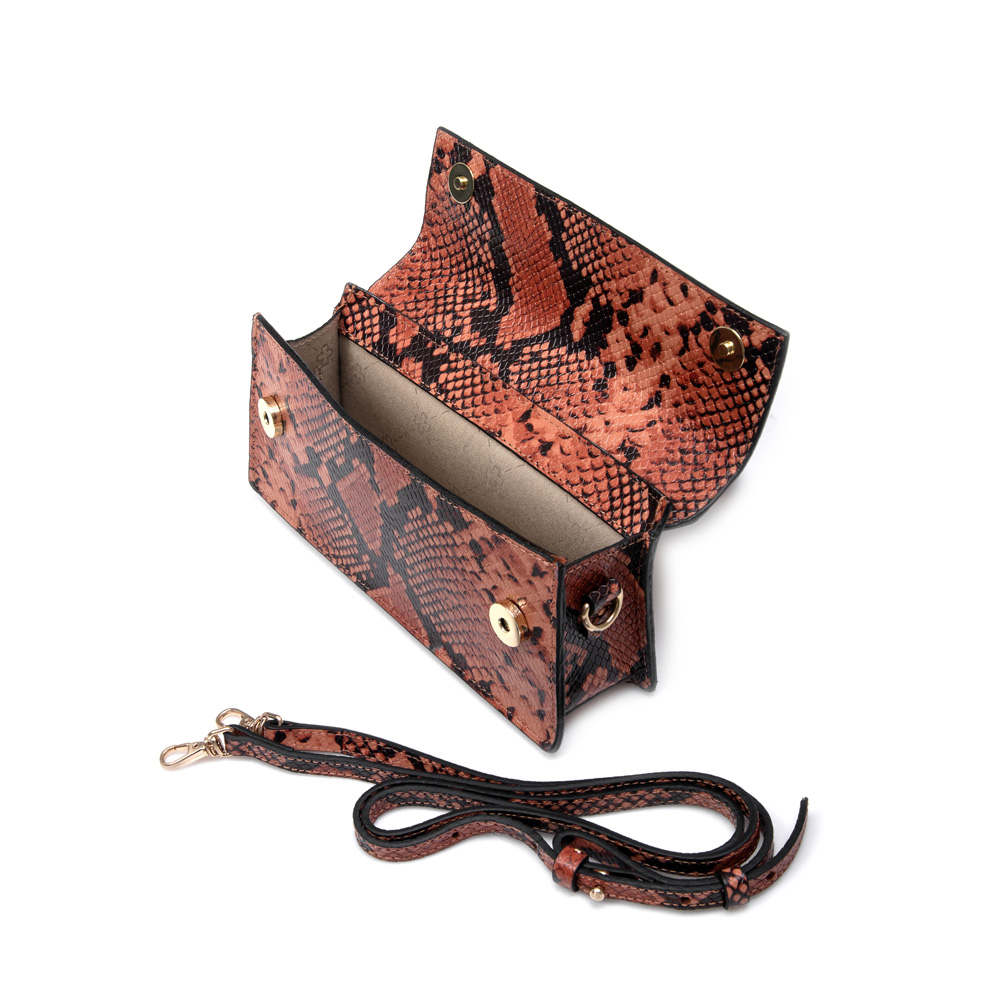 BOLSA PEQUENA COURO CARAMELO PITONE image number 4