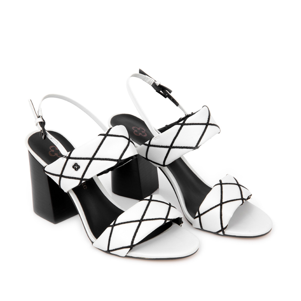 SAND&Aacute;LIA BRANCA E PRETA SALTO ALTO image number 1