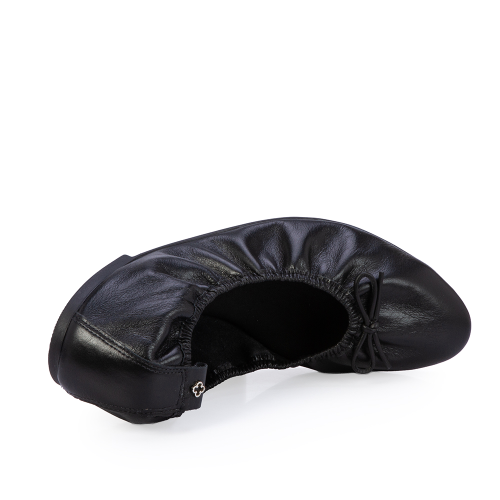 SAPATILHA PRETA COURO LA&Ccedil;O image number 4