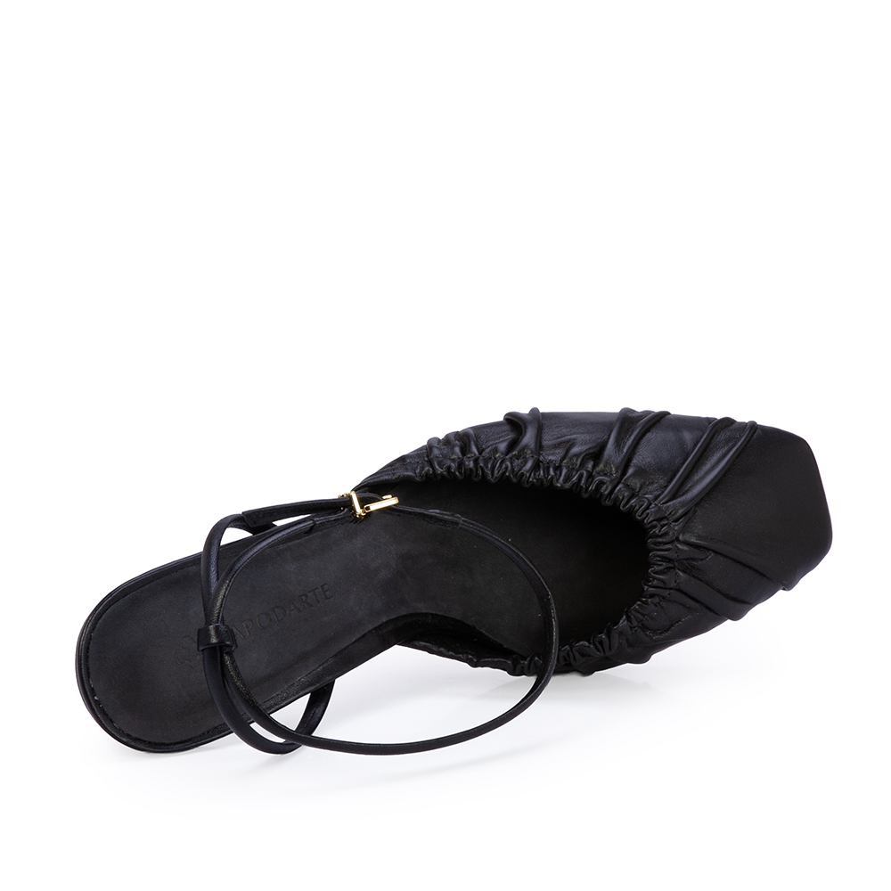 SCARPIN SLINGBACK PRETO DE COURO EL&Aacute;STICO image number 4