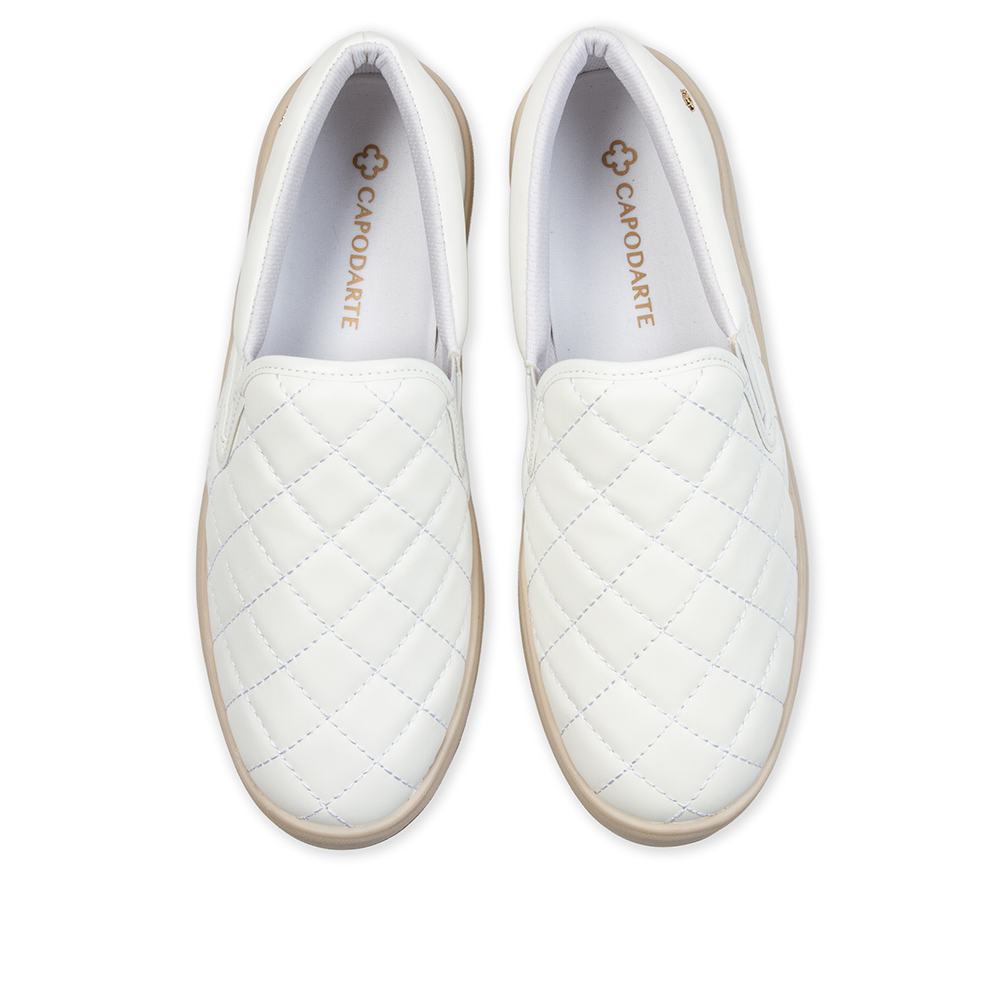 T&Ecirc;NIS SLIP ON BRANCO MATELASS&Ecirc; FEMININO image number 4