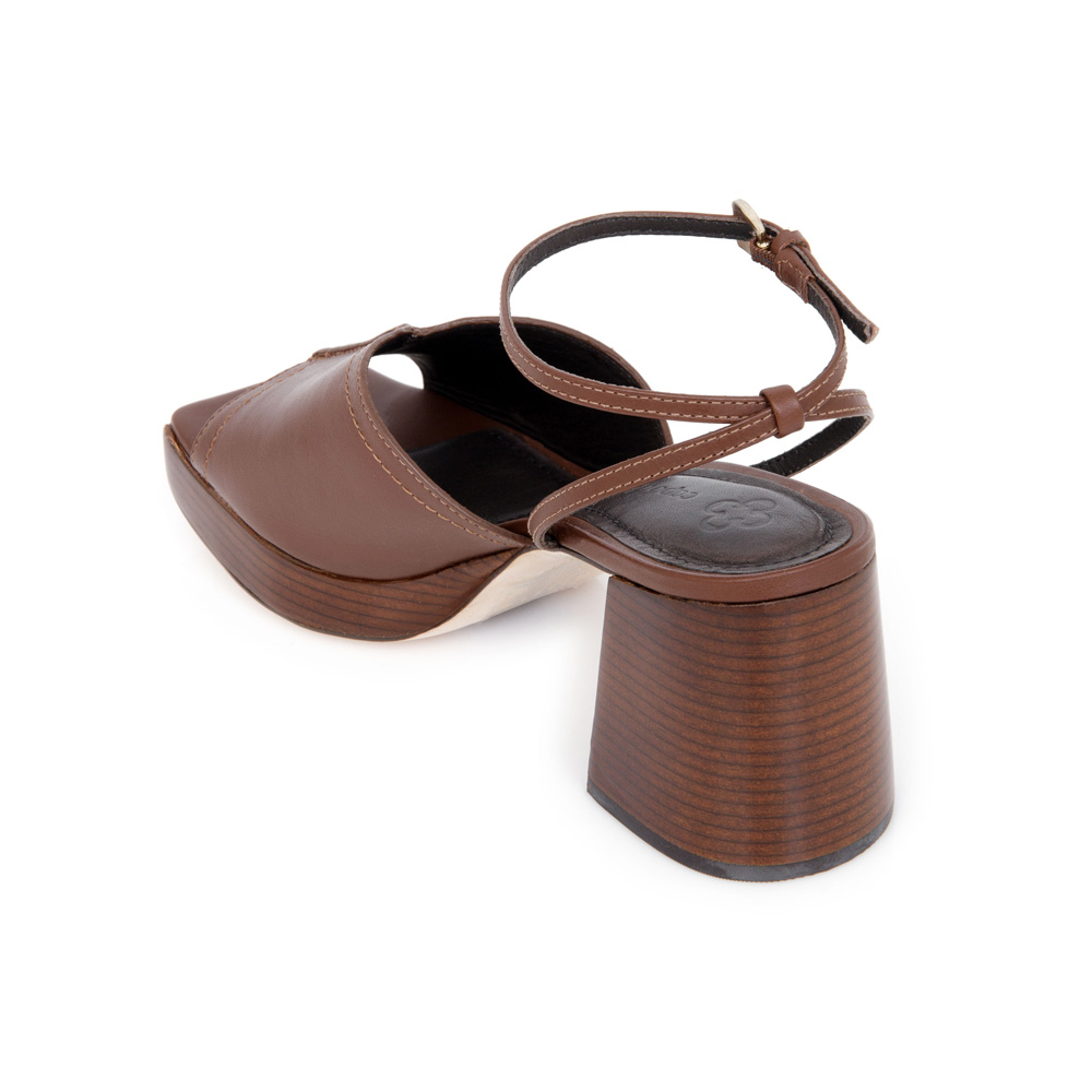 SAND&Aacute;LIA MEIA PATA MARROM DE COURO image number 2