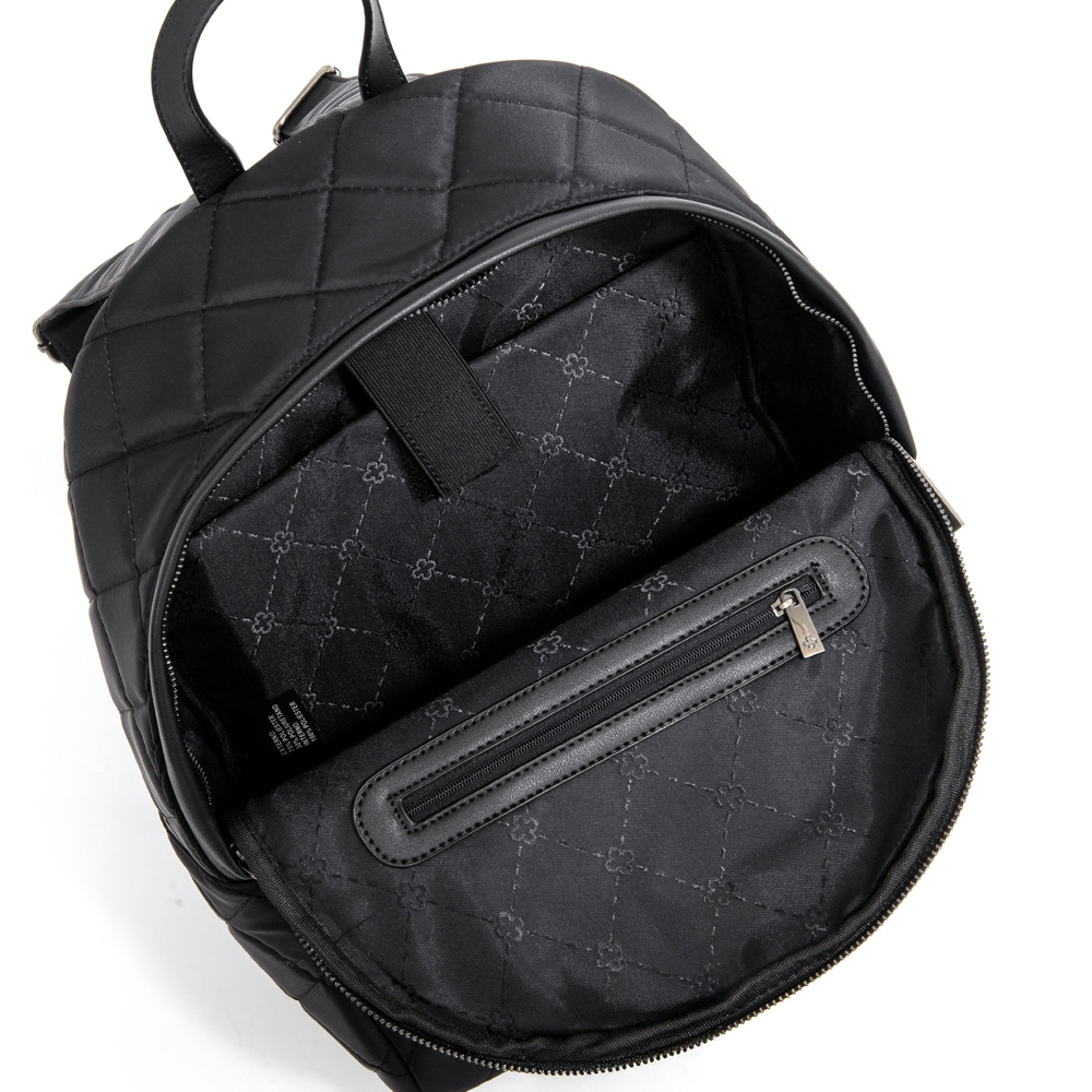 MOCHILA FEMININA PRETA MATELASSÊ image number 4