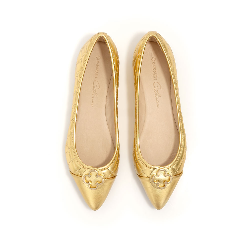 SAPATILHA CATHERINE BICO FINO DOURADA DE COURO METALIZADA MATELASS&Ecirc; image number 4