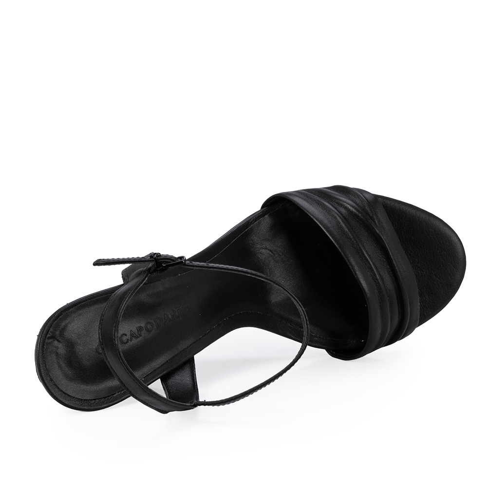 SAND&Aacute;LIA SALTO ANABELA PRETA DE COURO image number 4