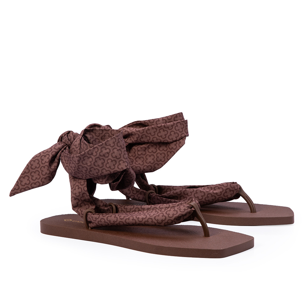 CHINELO MARROM COM LEN&Ccedil;O DE AMARRA&Ccedil;&Atilde;O MONOGRAMA image number 2