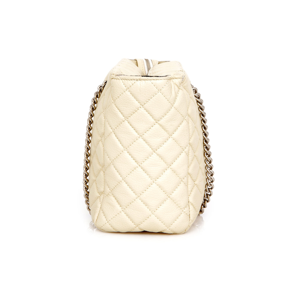 BOLSA MÉDIA COURO BEGE RAFIA MATELASSÊ image number 2