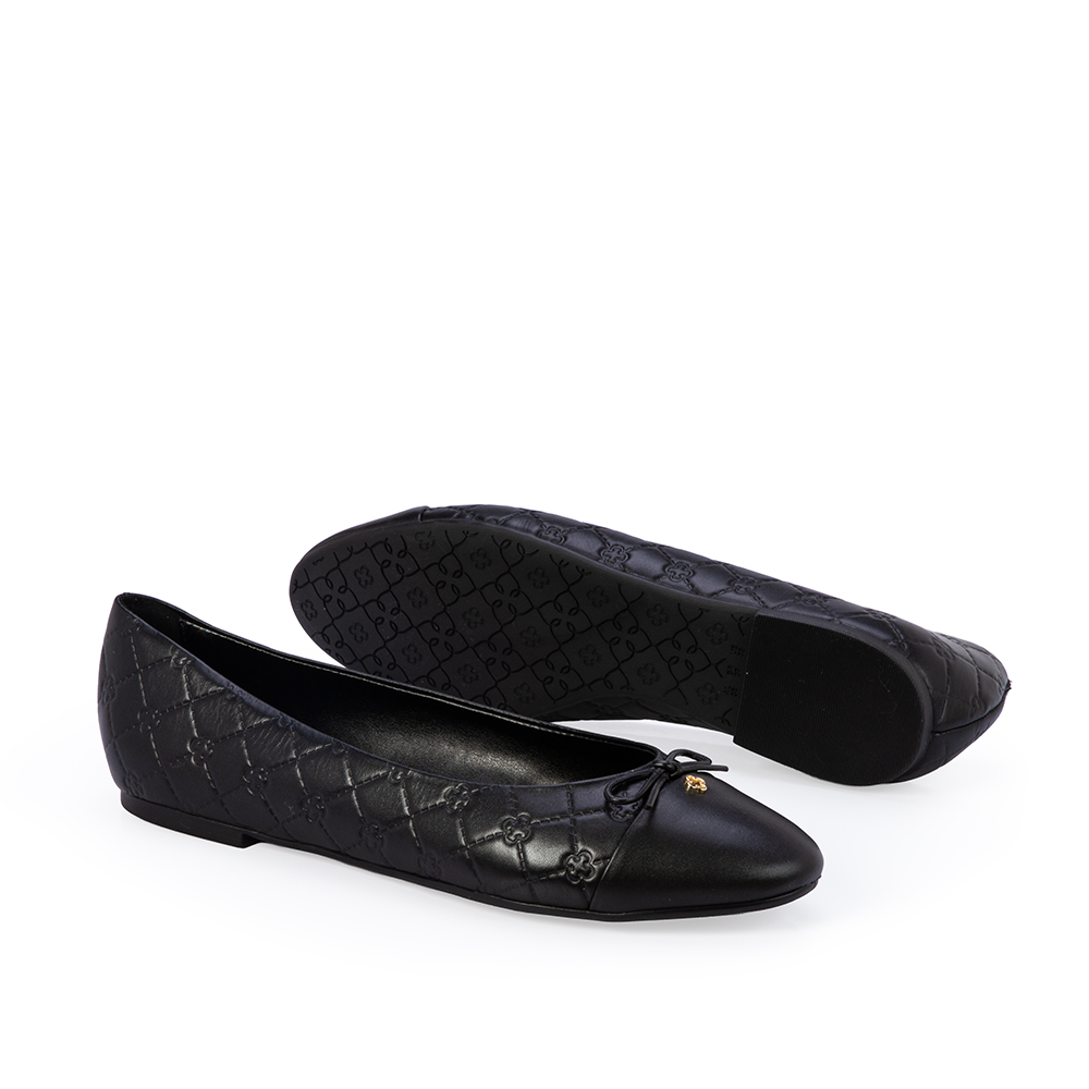 SAPATILHA BICO REDONDO COURO PRETA LA&Ccedil;O image number 3