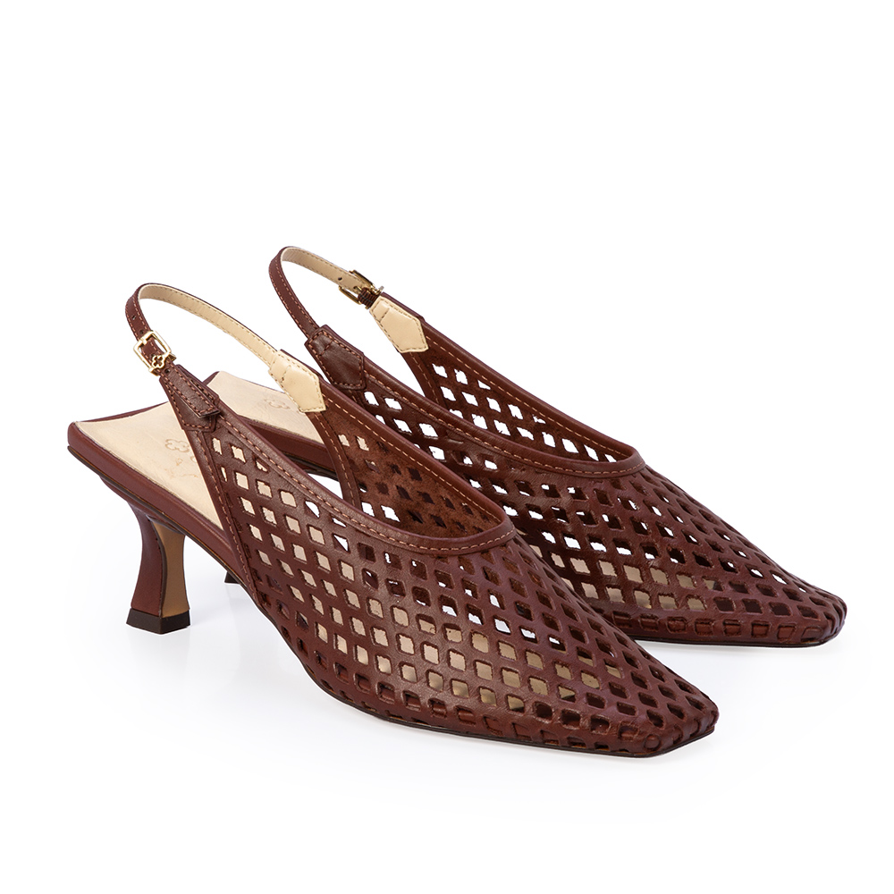 SCARPIN SLINGBACK MARROM &Eacute;BANO DE COURO VAZADO image number 2