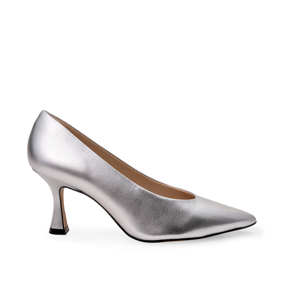 SCARPIN SALTO M&Eacute;DIO DE COURO PRATA METALIZADO image number 0