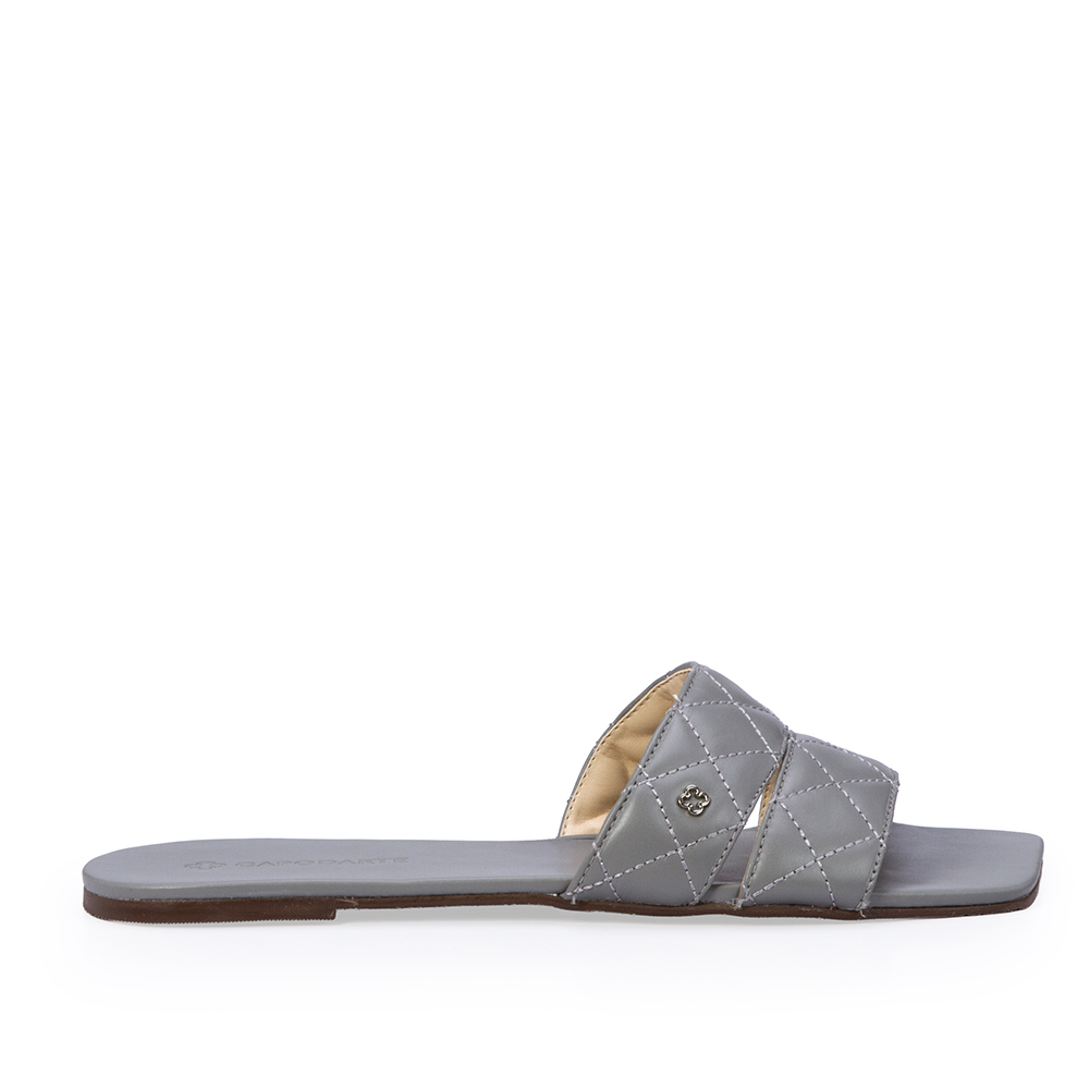 CHINELO RASTEIRO CINZA CARBONO DE COURO MATELASS&Ecirc; image number 0